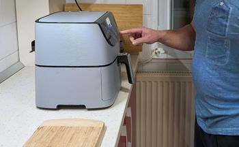Największy błąd w korzystaniu z airfryera. Jedzenie będzie niesmaczne