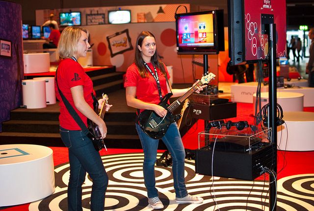 Targowy raj - hostessy z Gamescom 2010! 8
