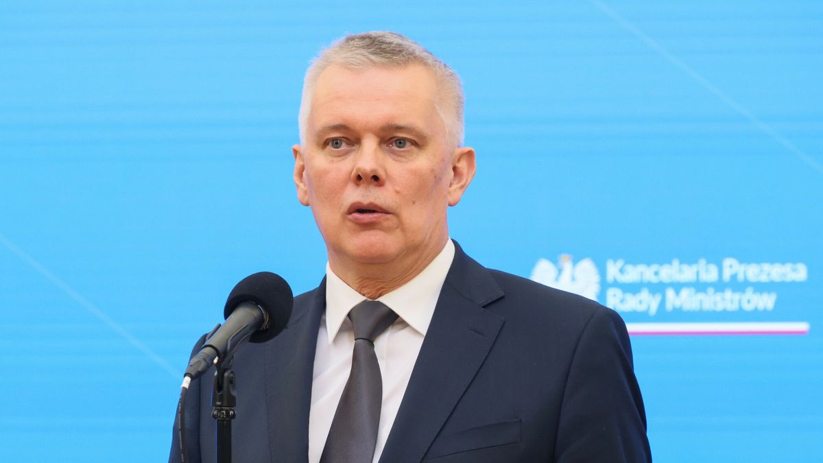 Siemoniak dla "Die Welt": służby specjalne na pierwszej linii frontu