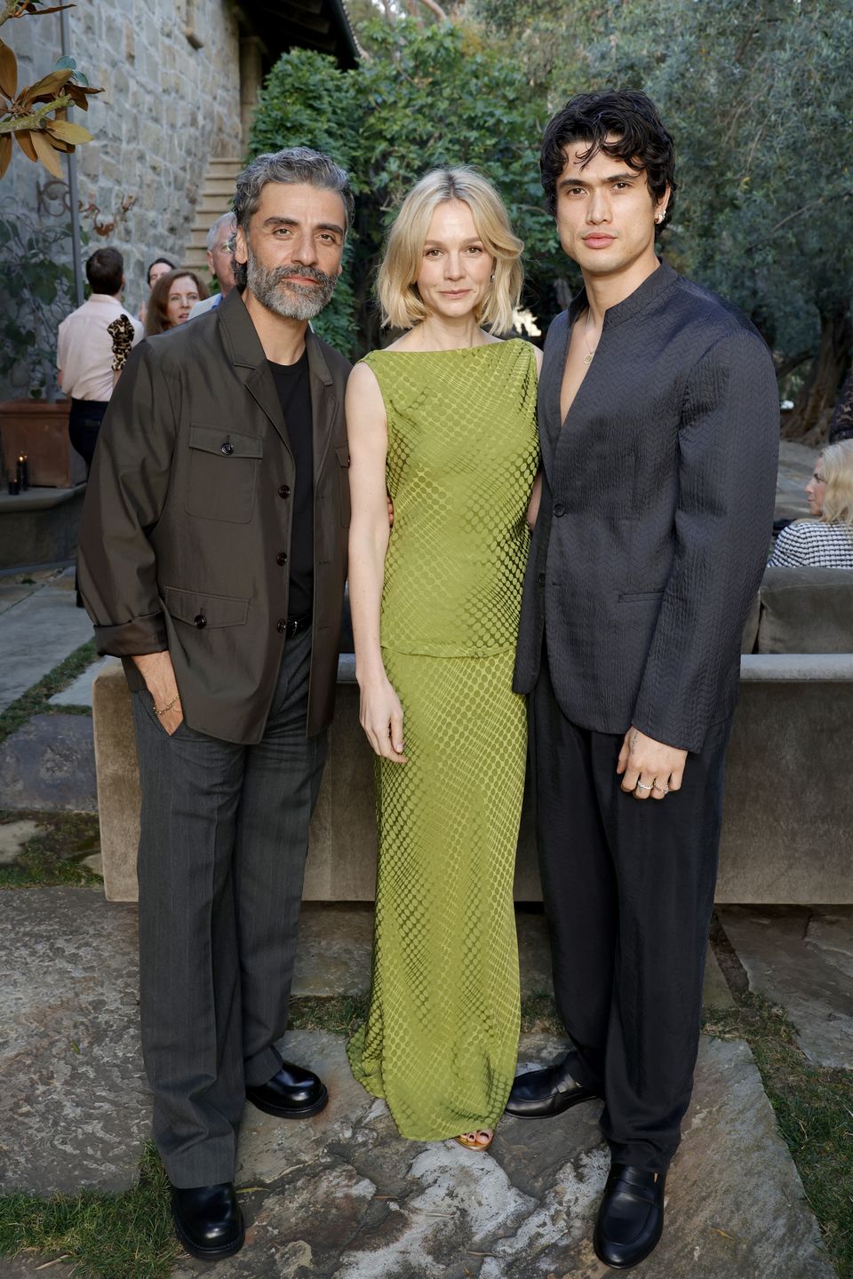 Oscar Isaac, Carey Mulligan i Charles Melton, kwiecień 2026
