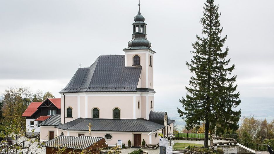 Wszedł do kościoła w czapce. Oskarżono go o obrazę uczuć religijnych