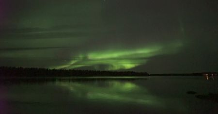 Wspaniały pokaz na finlandzkim niebie