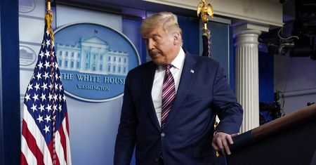 Wybory w USA. Donald Trump "może zostać wyprowadzony z Białego Domu"