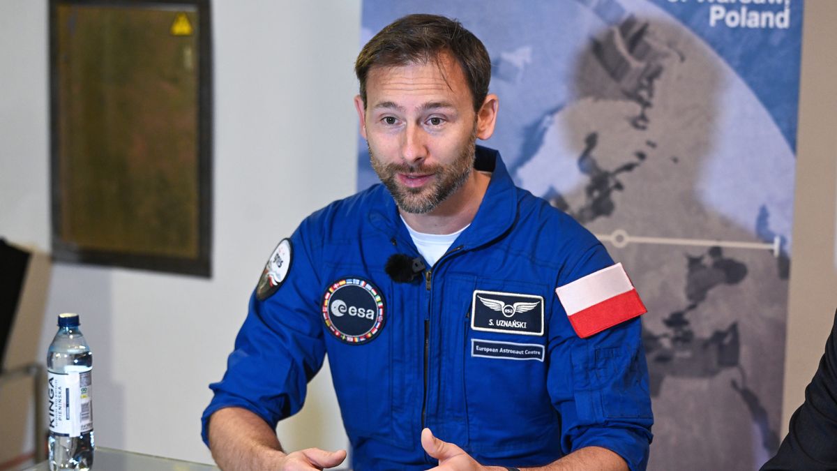 Radek Pietruszka
astronauta, III Konferencja Bezpiecze�stwa ESA, konferencja, pap, polityk, polityka, polska prezydencja, posiedzenie, przewodzenie, przyw�dztwo, s�awosz uzna�ski, spotkanie, UE, unia europejska, wywiad