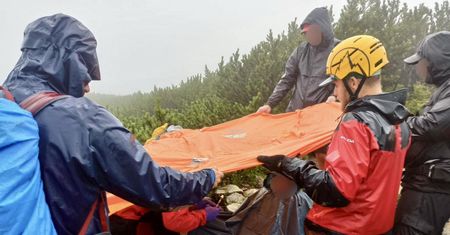 Groźny wypadek na Pilsku. Turystka poślizgnęła się na szlaku
