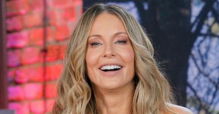 Małgorzata Rozenek pozuje z koleżankami. Internauta: "ATAK KLONÓW". Aż tak? (FOTO)