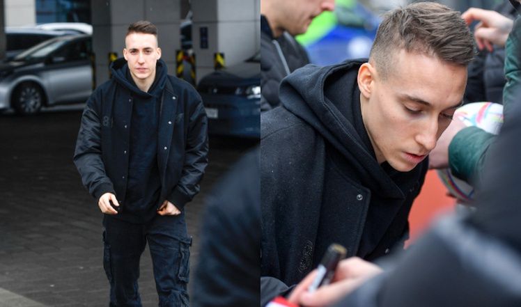 Reprezentacja Polski "przyłapana" przed hotelem