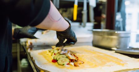 Krzyżówka dla miłośników fast foodów. Znasz odpowiedź na dziesiąte pytanie?