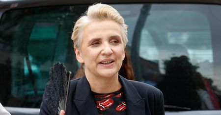 Związała się z nim po śmierci męża. Pokazali się razem