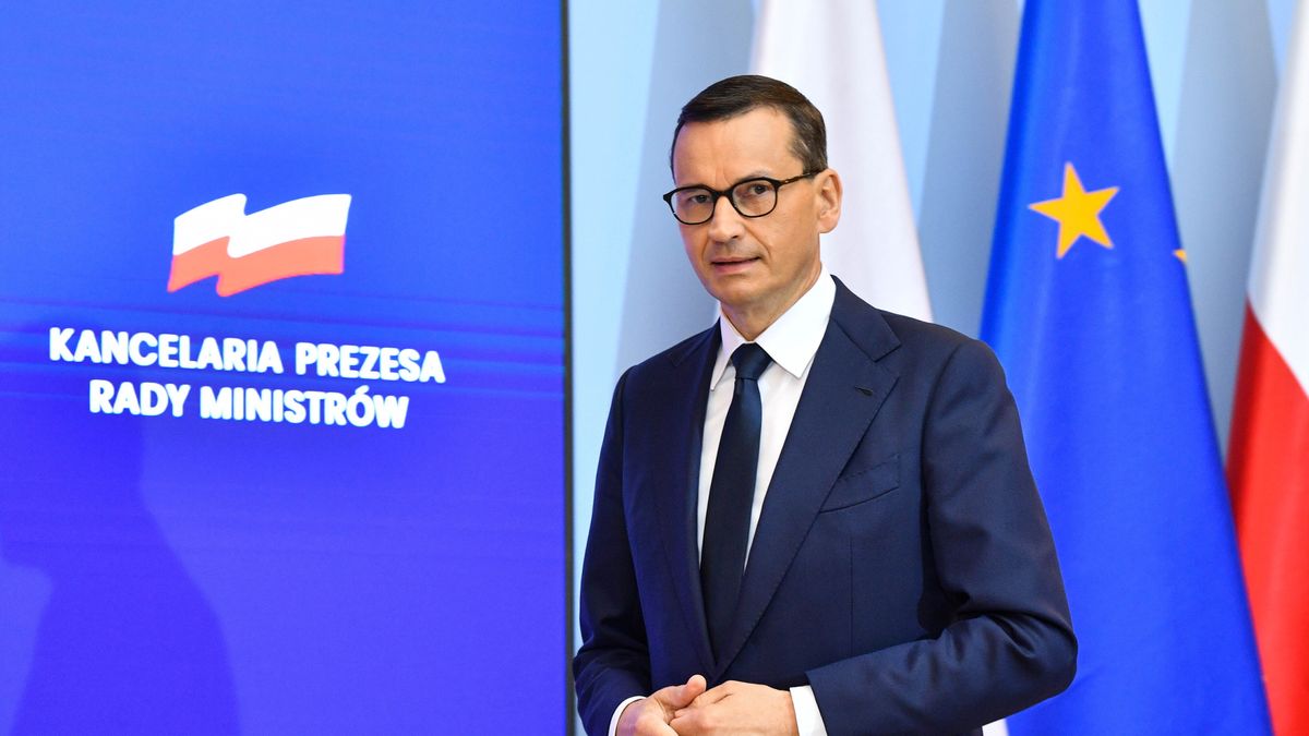 Rząd przyjął projekt ustawy o dodatku do ciepła. Na zdjęciu premier Mateusz Morawiecki