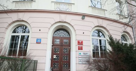 Policja w siedzibie KRS. Trwa przeszukanie