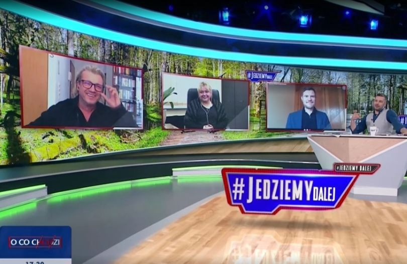 Jarosław Jakimowicz "wręcza kwiaty" Joannie Kurskiej