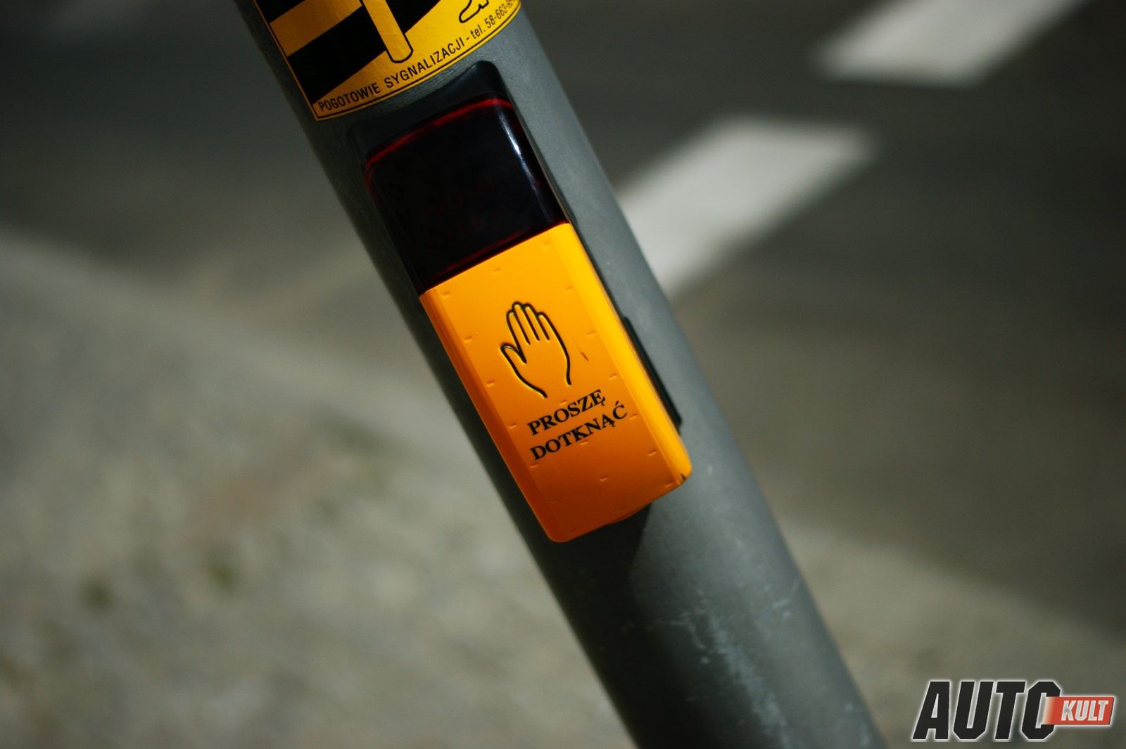 To między innymi takie przyciski mogą stanowić dodatkowy sygnał zewnętrzny mający wpływ na długość segmentu w cyklu pracy świateł.