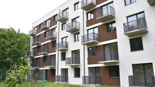 Miechów: Pierwsi lokatorzy wprowadzają się do nowego budynku na osiedlu Parkowym