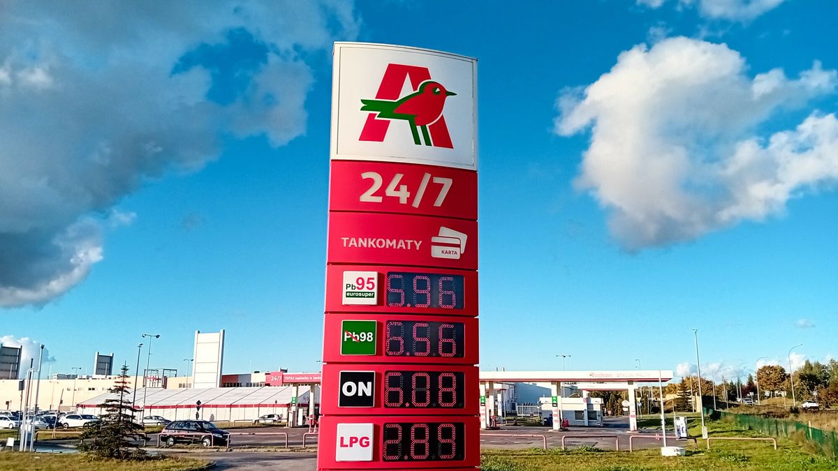 Auchan ma stacje paliw pod swoim szyldem. Zdj. ilustracyjne