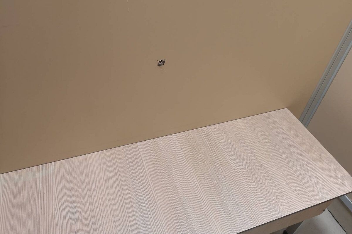 Dziura w ścianie przebieralni SPA Orkana
