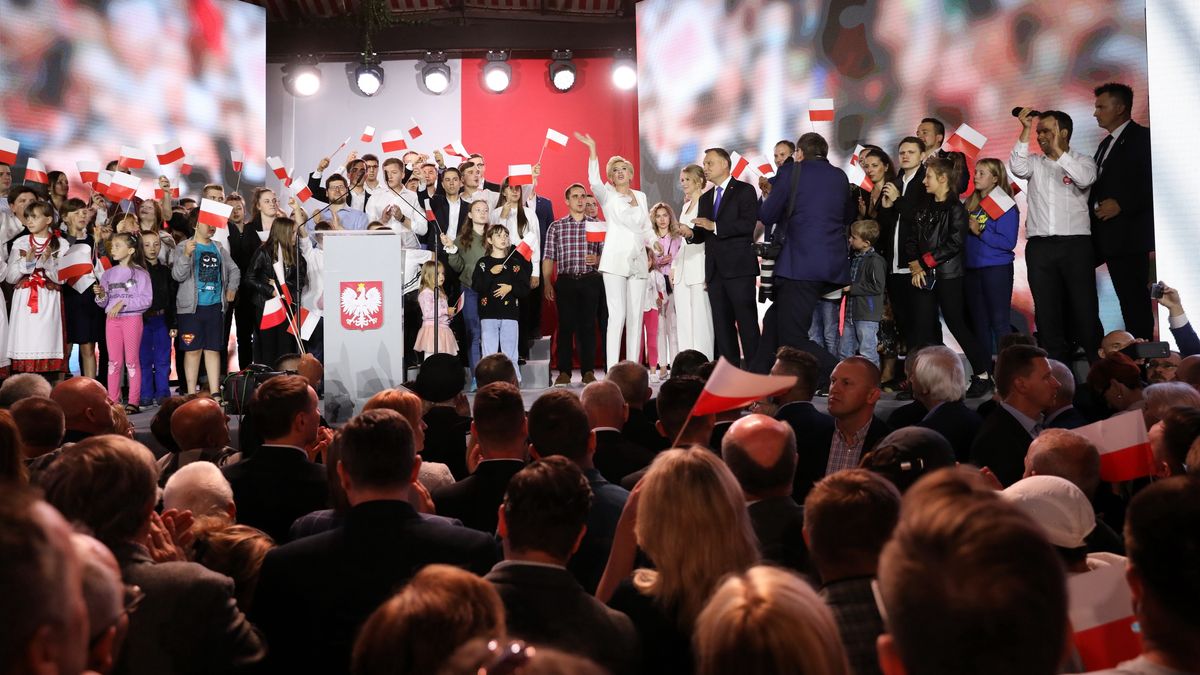 To już oficjalne: Andrzej Duda będzie prezydentem przez 5 kolejnych lat.