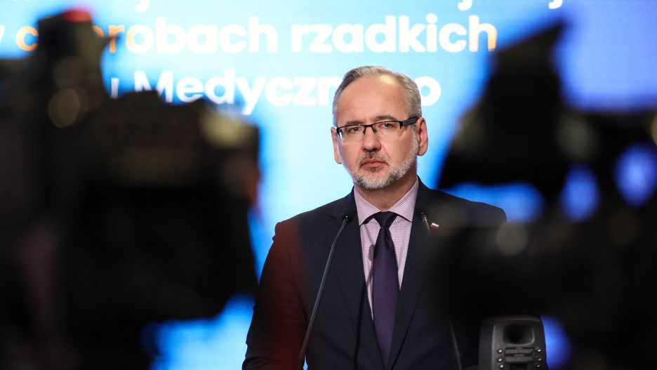 tygodniowy raport zachorowań na COVID-19. Zdj. ilustracyjne