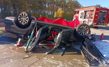 Torzym: Śmiertelny wypadek na A2. Volkswagen dachował po zderzeniu z ciężarówką