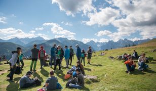 Biura podróży niepotrzebnie się martwiły. Prawie pół miliona dzieci na koloniach, obozach i półkoloniach