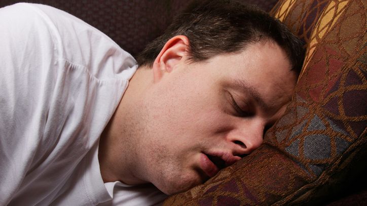 Dr Huberman uważa, że ​​kluczem do ustalenia, kiedy iść spać, jest monitorowanie spadku energetycznego w ciągu dnia