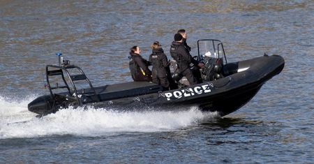 Tragedia w Anglii. Dwaj mężczyźni zginęli, ratując dzieci na plaży