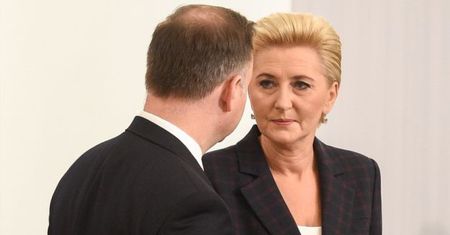 Prezydent znów wypowiada się za żonę: "Nie oczekuje pensji, może sprawować funkcję honorowo"