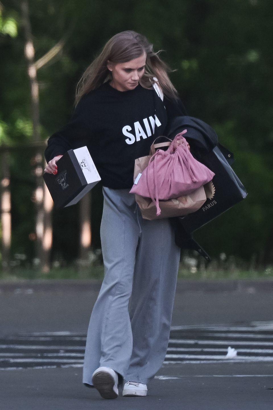 Agnieszka Kaczorowska zajada się kebabem