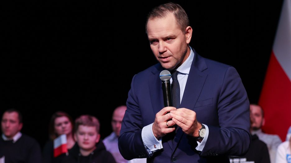 WIELICZKA, POLAND - 2025/01/21: Karol Nawrocki, candidate for the 2025 presidential election speaks during the meeting with the residents of Wieliczka in Poland at the municipal library (Mediateka). Nawrocki is currently the president of the Institute of National Remembrance (IPN). Although he is not a member of any political party, he is associated with the Polish right-wing and is officially supported by Jarosaw Kaczyski's party, Law and Justice (PiS), which ruled Poland for eight years until 2023. (Photo by Grzegorz Wajda/SOPA Images/LightRocket via Getty Images)