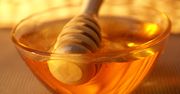 Dietetyk ostrzega Polaków. Taki miód szkodzi, więc lepiej omijać