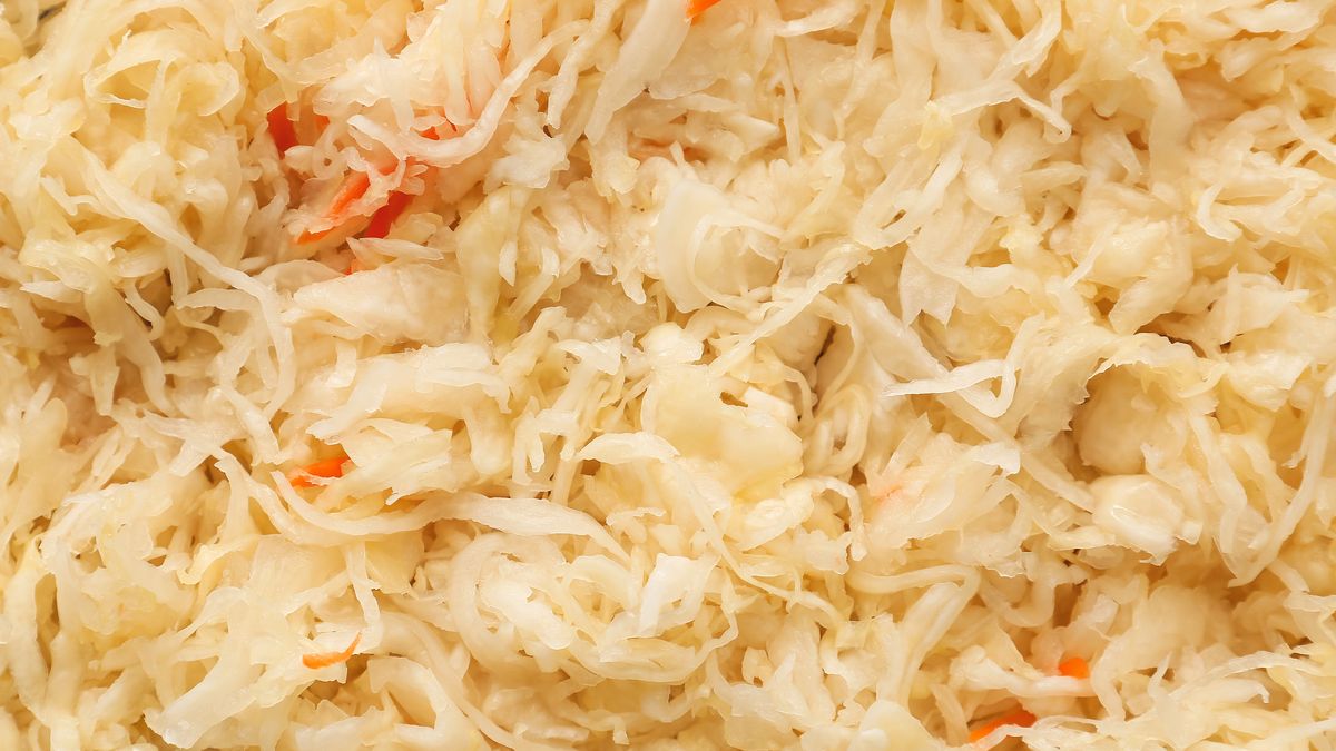 Co zrobić, by kiszona kapusta nie ciemniała?