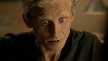 Dziś o późnej godzinie Polacy włączą telewizory. TVP nie pozwoli im szybko zasnąć