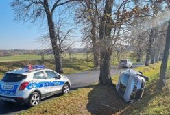 Pijany kierowca spowodował kolizję skradzionym samochodem. Przed policją ukrywał się leżąc na polu