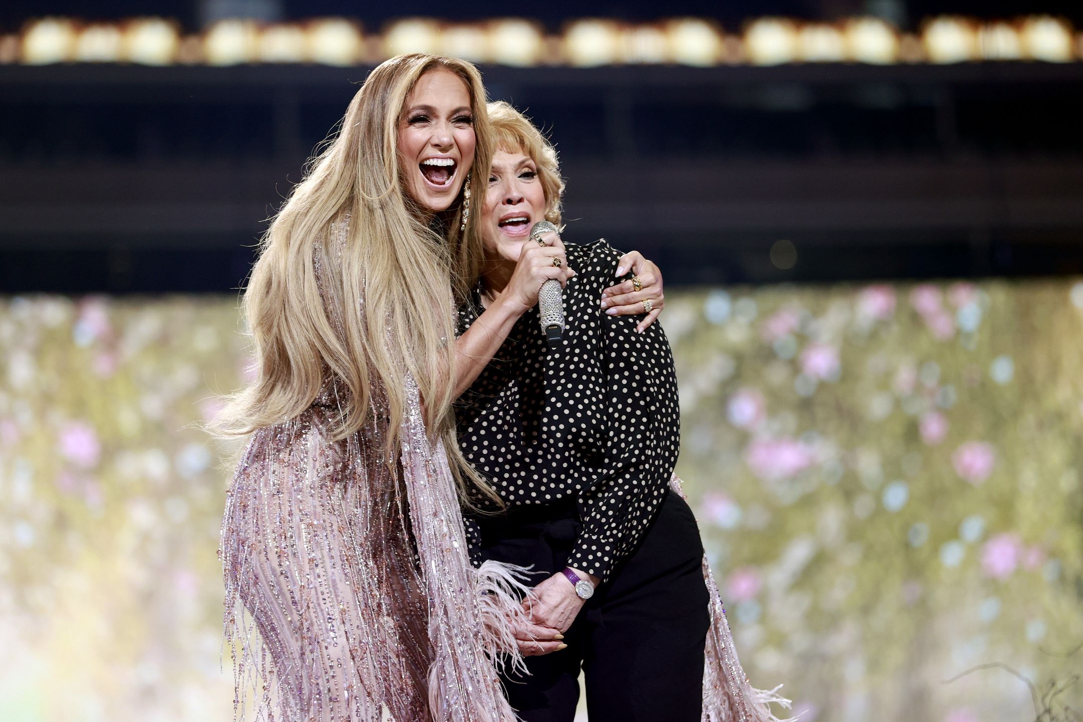 Jennifer Lopez na koncercie Vax Live