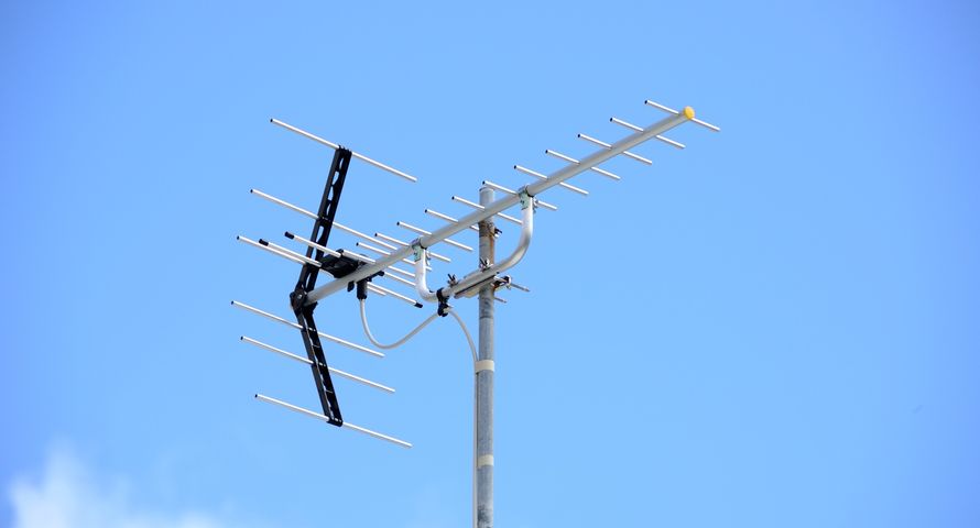 Mniej kanałów w naziemnej telewizji cyfrowej. Czy sześć stacji powróci?