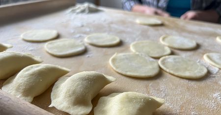 Sekret udanego ciasta na pierogi. Ten dodatek sprawi, że będzie idealne
