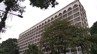 Santos: Cmentarz przypomina apartamentowiec. Trafił do księgi Guinnessa