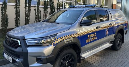 Straż Miejska w Lublinie odebrała nowego pickupa 4×4. Zastąpi wysłużone mitsubishi