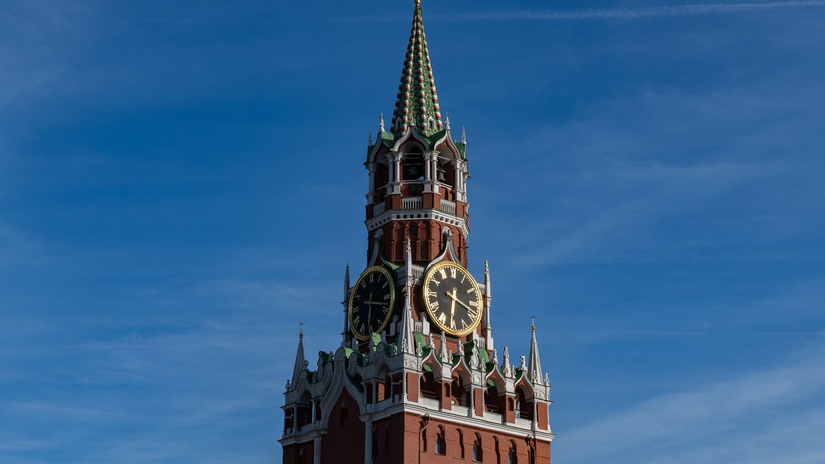 Kremlin clock tower is seen in Red Square in Moscow, Russia, on May 19, 2019. (Photo by Lorenzo Di Cola/NurPhoto via Getty Images)