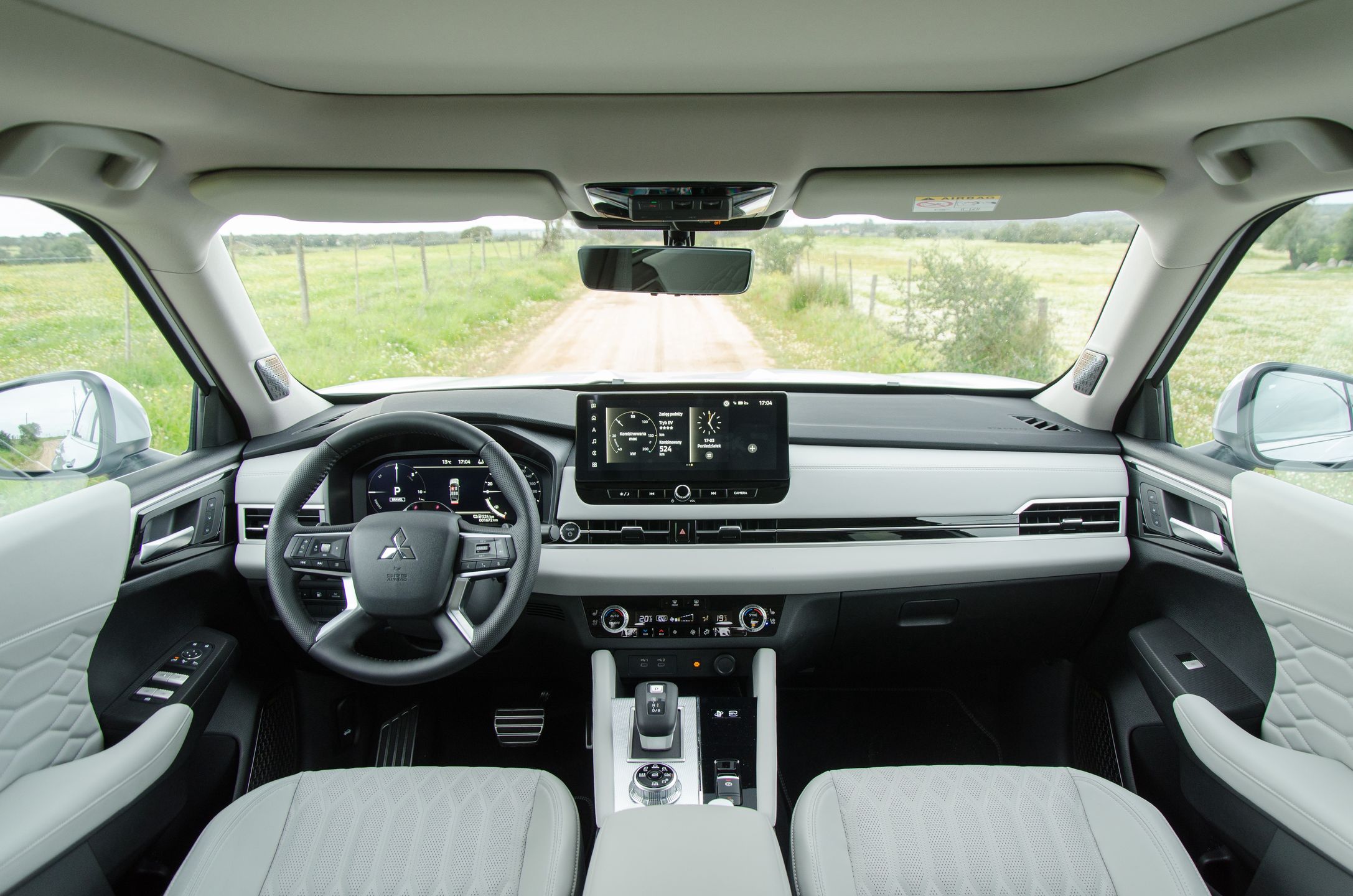 Mitsubishi Outlander PHEV (2025)