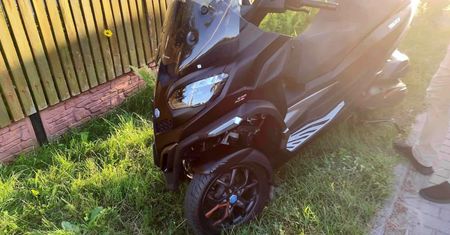65-latek na motocyklu uderzył w osobówkę!