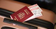Nie wpuścili jej na pokład. Zamiast paszportu wzięła zabawkę