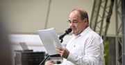 Mało kto o tym wie. Cezary Żak ma bardzo znanego kuzyna