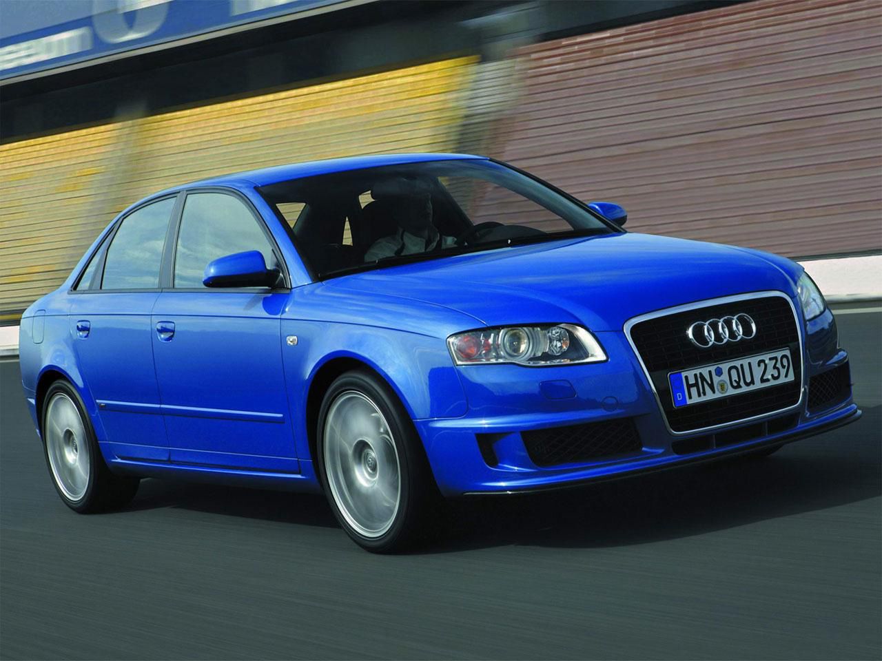 Bardzo interesująca odmiana DTM Edition to wersja specjalna z silnikiem 2.0 TFSI o mocy 220 KM.