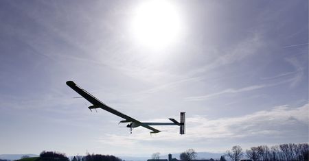 Międzynarodowy lot solarnego samolotu kolejnym sukcesem [wideo]