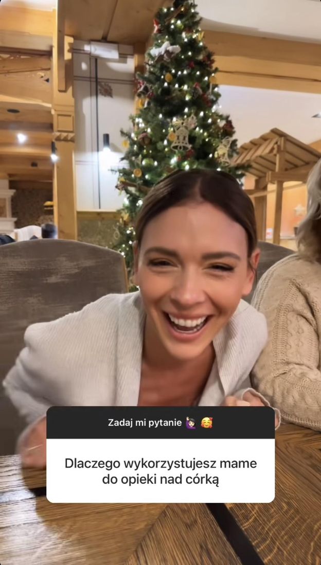 Internautka do Klaudii Halejcio: "Dlaczego wykorzystujesz mamę do opieki nad córką?". Celebrytka ODPOWIEDZIAŁA