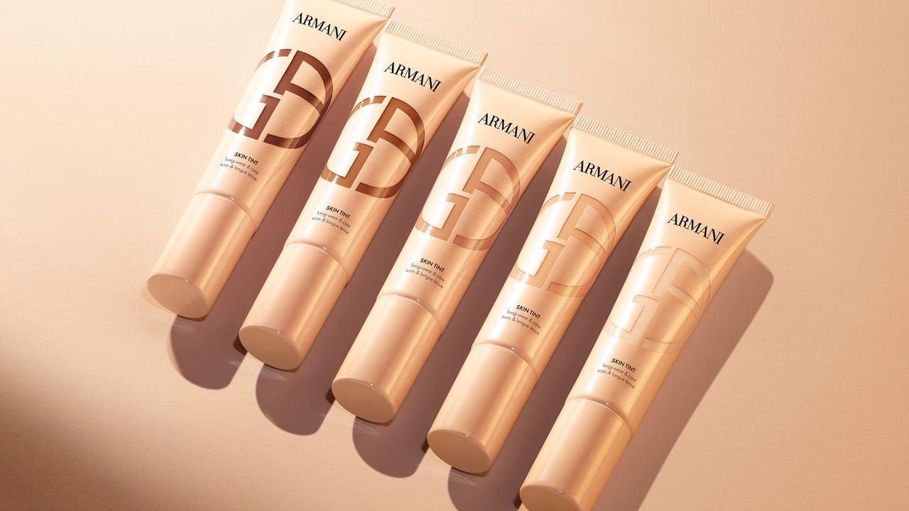 Przedstawiamy nowość Skin Tint - blask golden hour o każdej godzinie