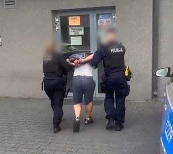 Zaatakował policjantów CBZC. "Pokrzykiwał, że wszystkich nas pozabija"