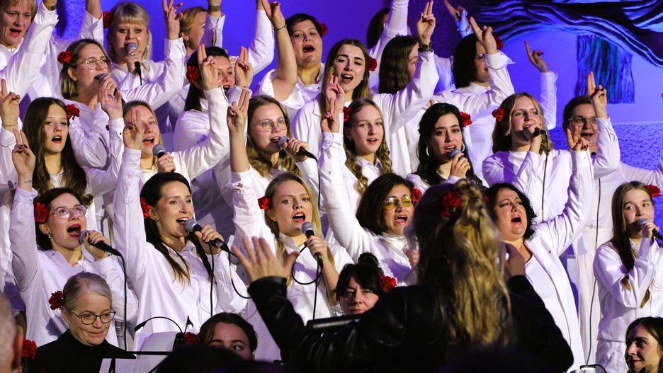 Wieczór Uwielbienia w kościele parafialnym pod wezwaniem św. Barbary w Tarnobrzegu