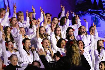 Tarnobrzeg: 11. Wieczór Uwielbienia zachwycił wiernych. Modlitwa, muzyka i pomoc potrzebującym